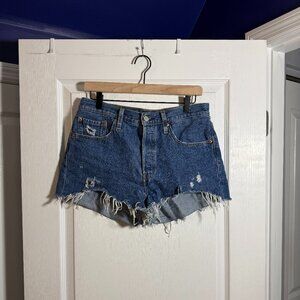 EUC - Women's Levi's 501 Jean Shorts - Size W28